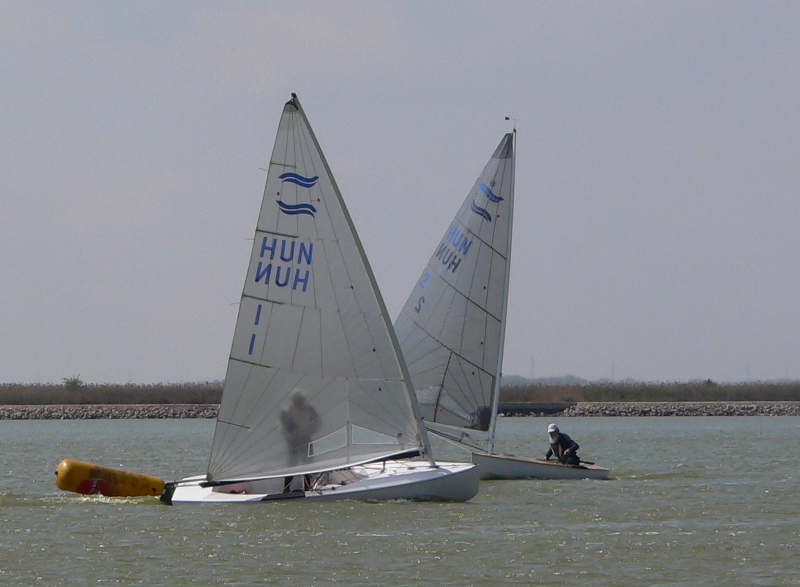 Tipikus agárdi körülmények között nyílt meg a 2026-os kishajós versenyszezon